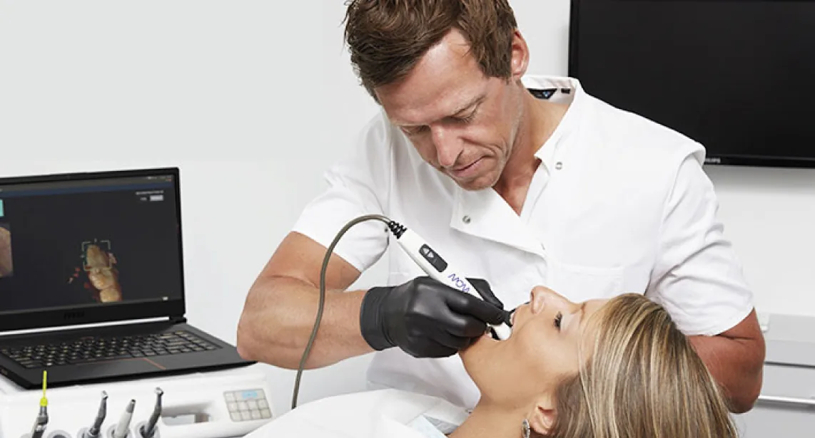Empreinte optique 3D sans pâte pour traitement orthodontique adulte